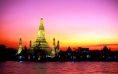 Le temple Wat Arun a la tombe du jour